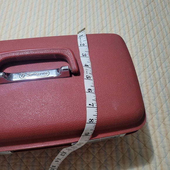 Vintage Red Travel Case - Picture 13 of 13